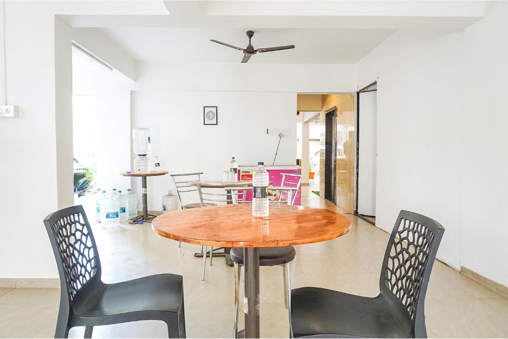 Fabhotel Saffron Inn I - Nr Darshan Museum Poona Buitenkant foto