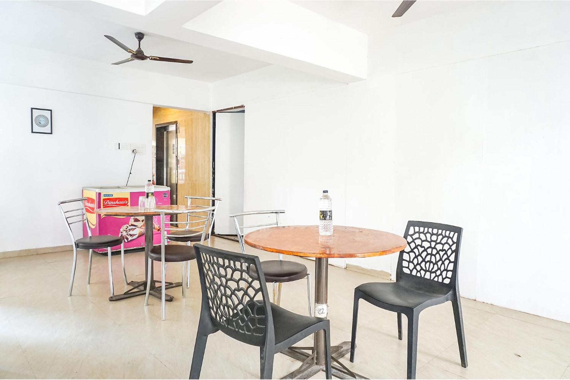 Fabhotel Saffron Inn I - Nr Darshan Museum Poona Buitenkant foto