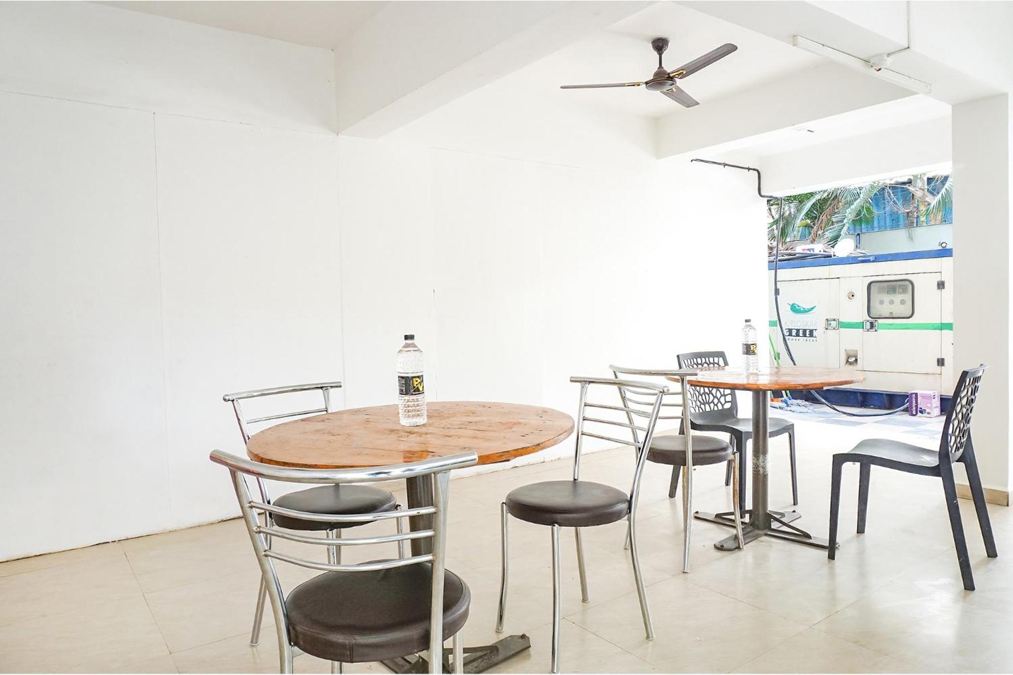 Fabhotel Saffron Inn I - Nr Darshan Museum Poona Buitenkant foto