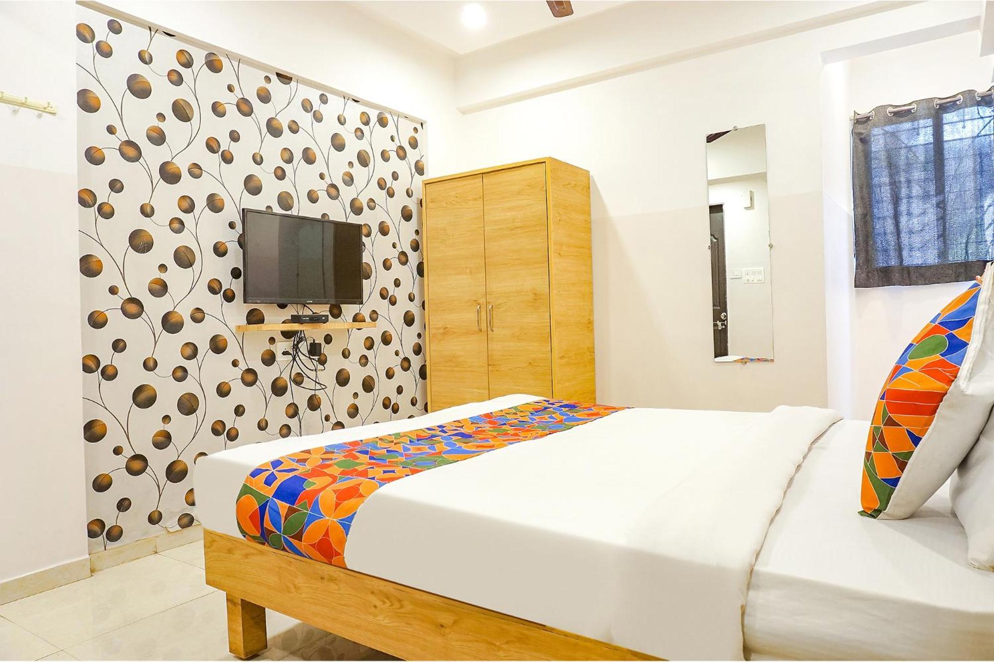 Fabhotel Saffron Inn I - Nr Darshan Museum Poona Buitenkant foto