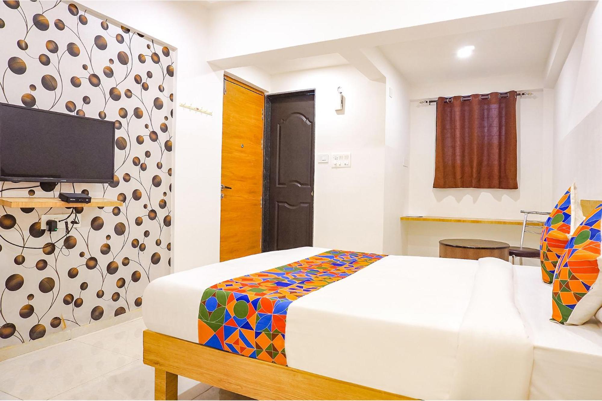 Fabhotel Saffron Inn I - Nr Darshan Museum Poona Buitenkant foto