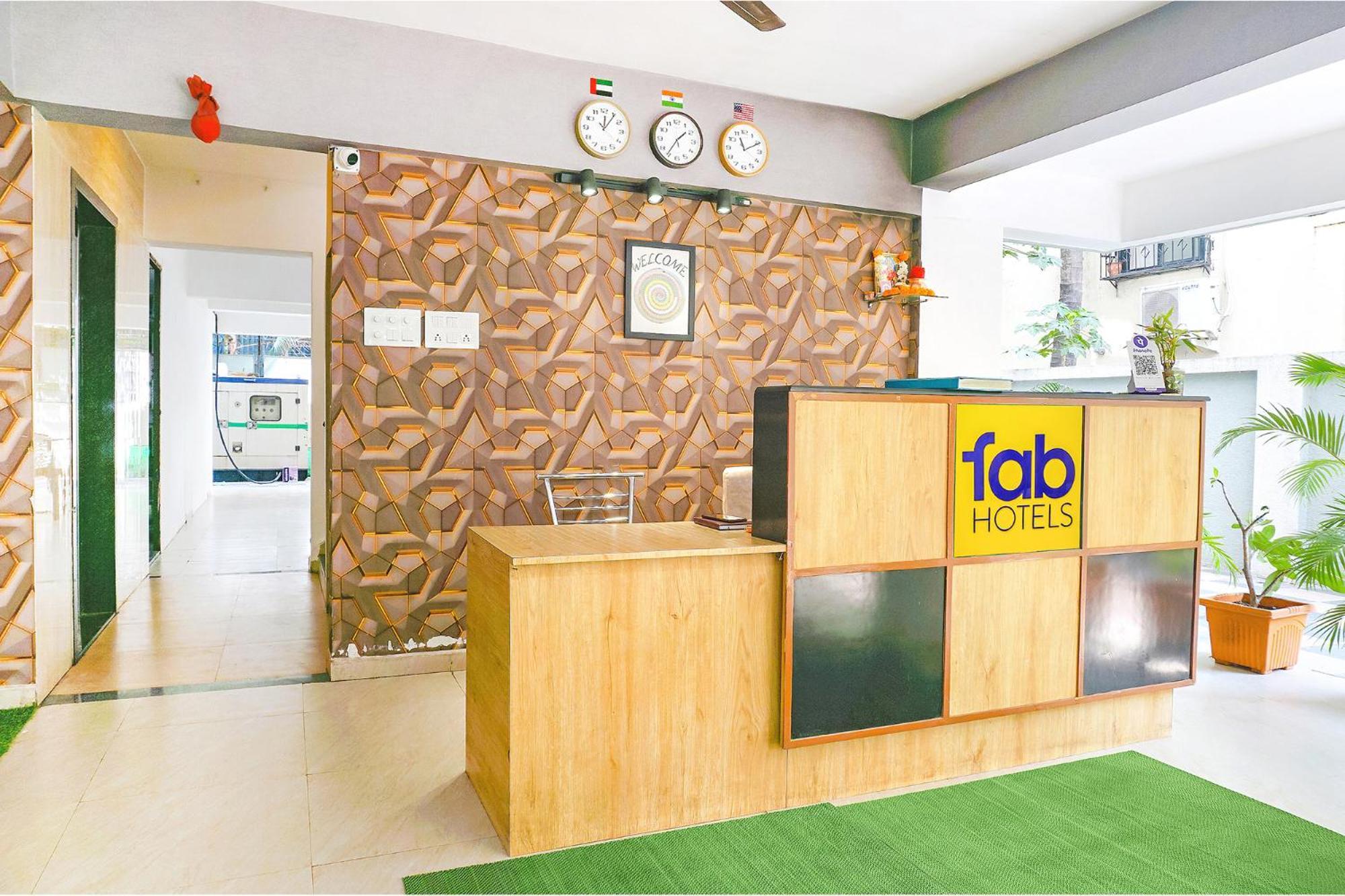 Fabhotel Saffron Inn I - Nr Darshan Museum Poona Buitenkant foto